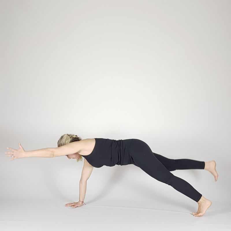 One Arm Three-Legged Plank